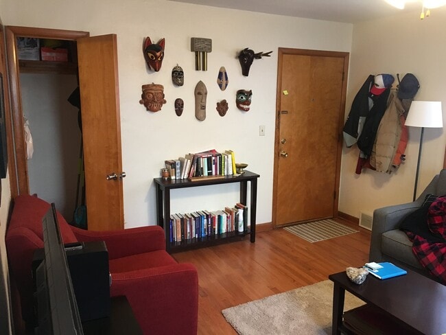 Photo - 1322 Harding Ave Unit 3