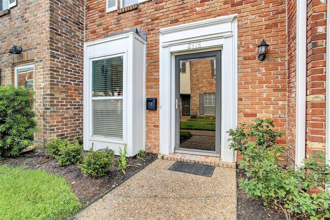 Photo - 2418 Tarrytown Mall