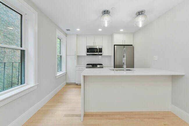 Photo - 10 Lamson Ct Apartment Unit 3