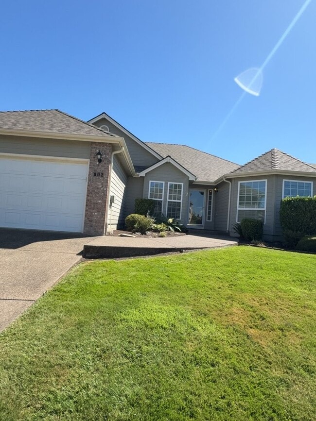 Building Photo - Three Bedroom, Two Bath in the Vineyards N... Rental