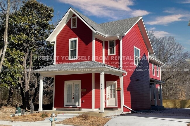 Building Photo - 874 S Hill Ave