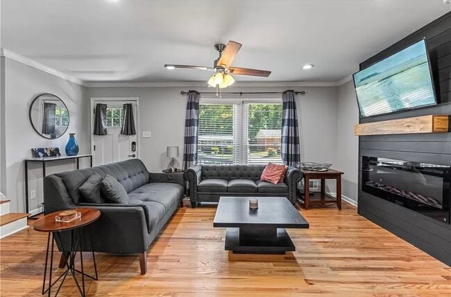 Photo - 179 Oak Dr SW