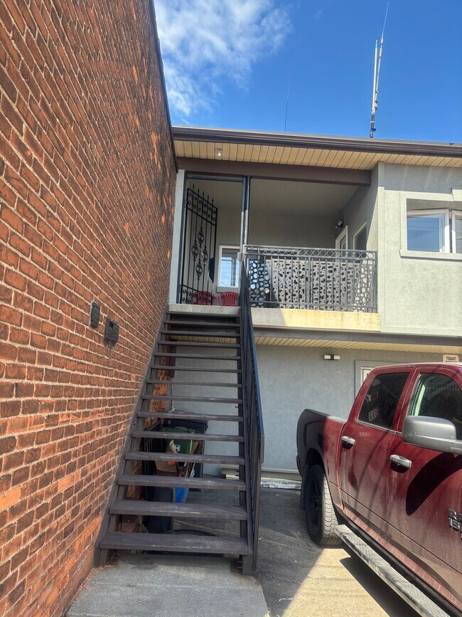 Photo - 226 Kenilworth Av N Unit 2