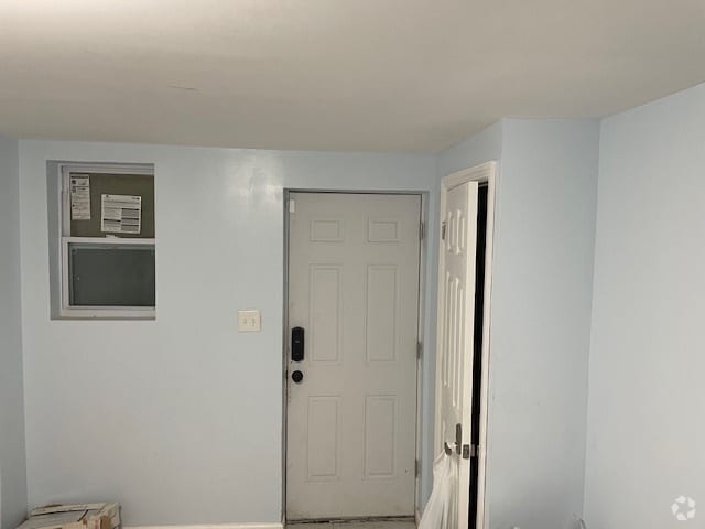 Building Photo - 929 E 213th St Unit #1 Rental