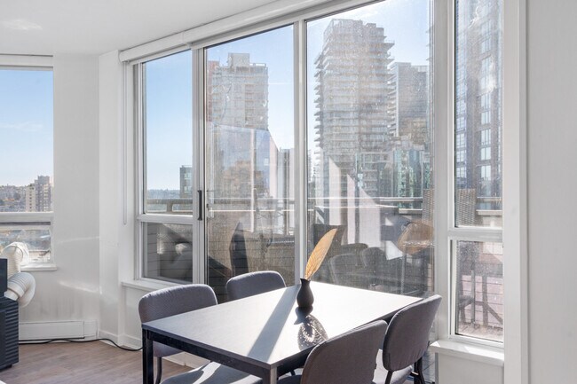 Photo - 1212 Howe St Unit ID1311537P