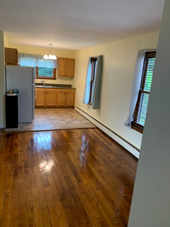 Photo - 102 Lyncourt Dr