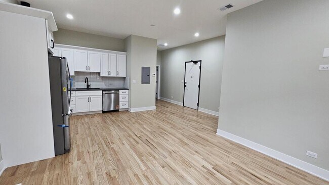 Photo - 1 bedroom in Chicago IL 60640 Unit 2R