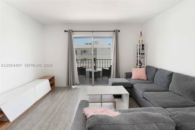 Building Photo - 1580 West Dr Unit 504