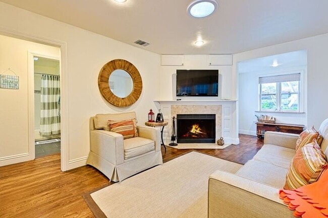 Photo - 563 Sea Ln