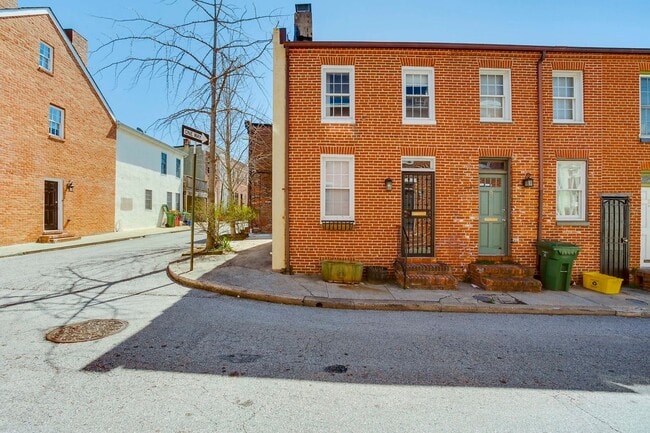 Building Photo - 7 E Hamburg St