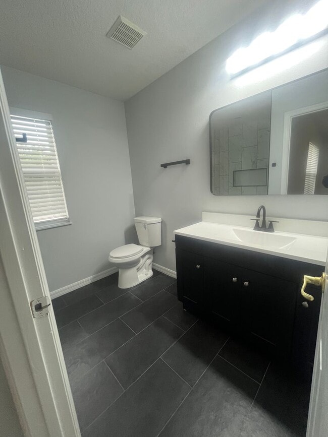 Photo - 1520 Retreat View Cir