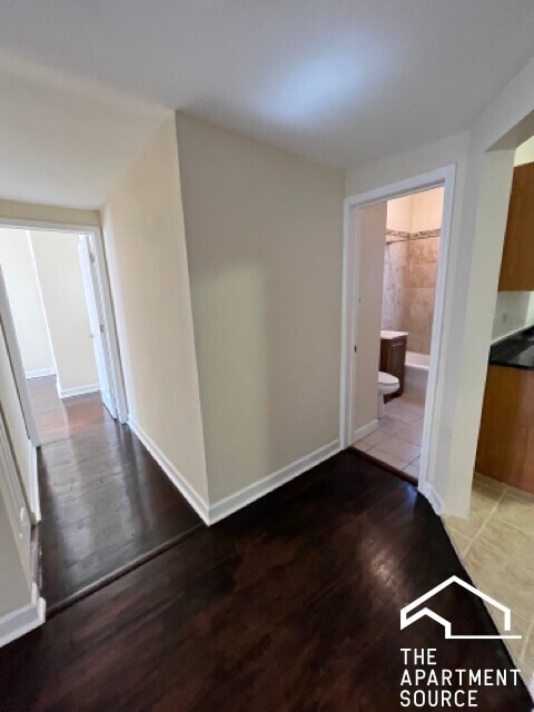 Photo - 2440 N Hamlin Ave Unit 2