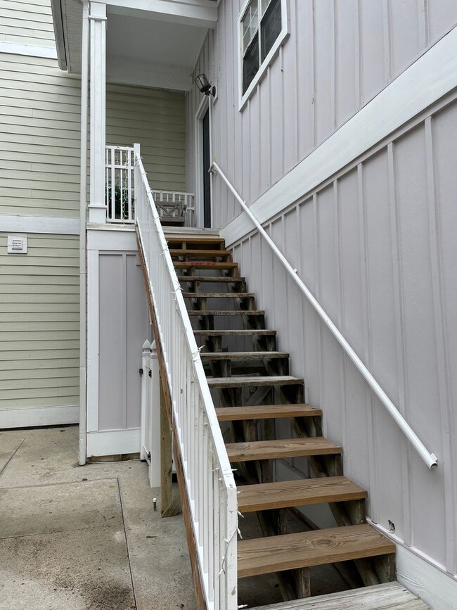 Building Photo - 42 Cassandra Ln Unit B Rental