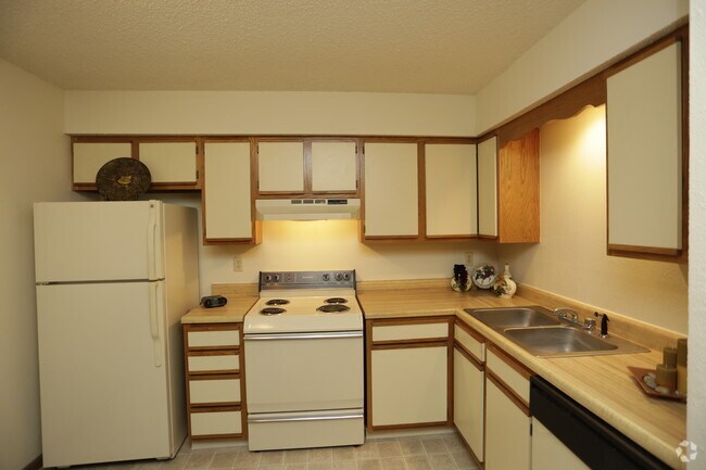 1BR, 1BA - #205 - Deerfield Apartments