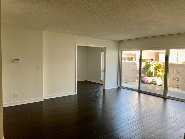 SPACIOUS 2 BEDROOM 1 BATH CONDO - SPACIOUS 2 BEDROOM 1 BATH CONDO