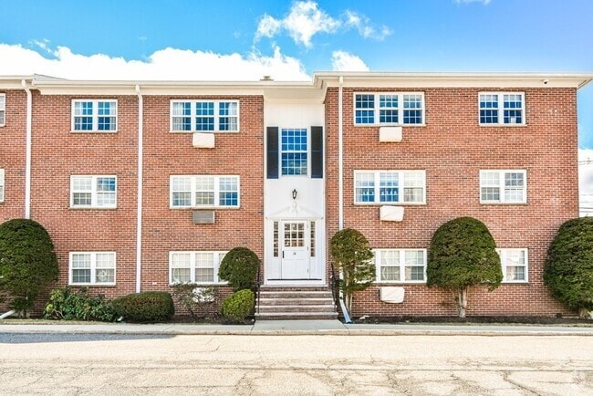 Building Photo - 14 Old Colony Ln Unit 3 Rental