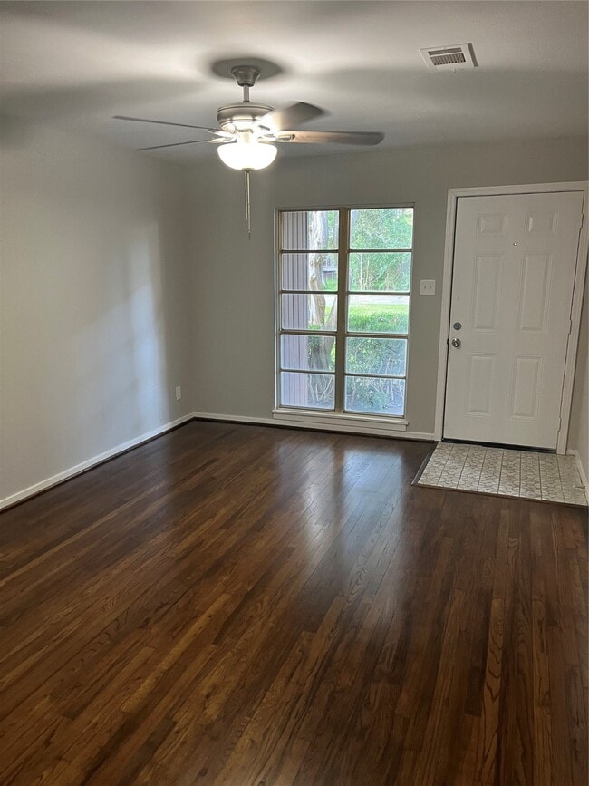 Photo - 7202 Carver Ave