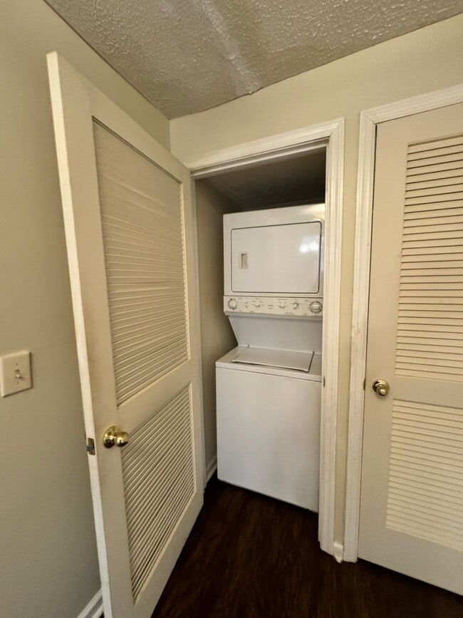 Photo - One Bedroom House in Frankfort!