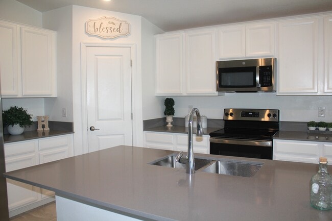 Photo - 5010 Four Strand Ct