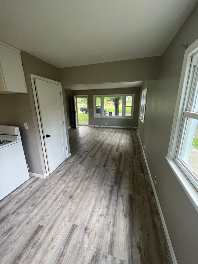 Photo - 3 Bed/2 Bath House for Rent! NO APPLICATION FEES!!!