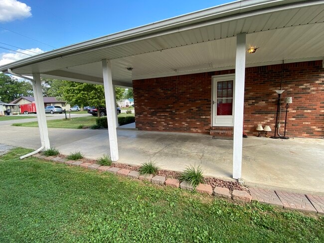 Photo - 320 Port William Ln