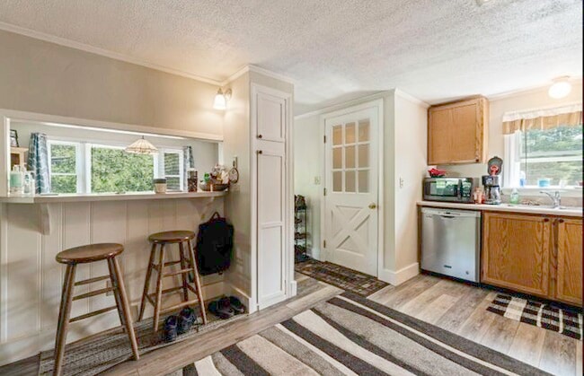 Photo - 37 Pleasant Point Rd Unit B