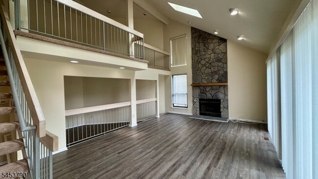 12 Spencer St