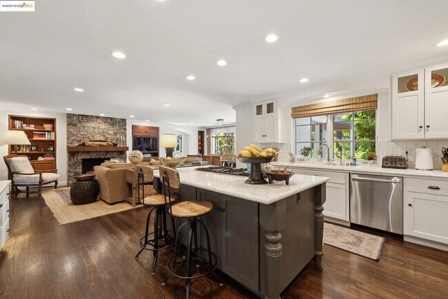 Photo - 160 Requa Rd