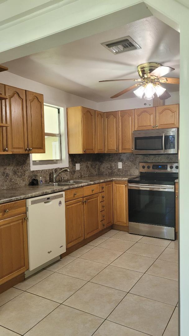 Photo - 528 NW 44th Ave