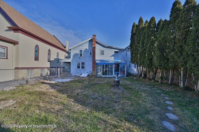 Photo - 418 W Market St