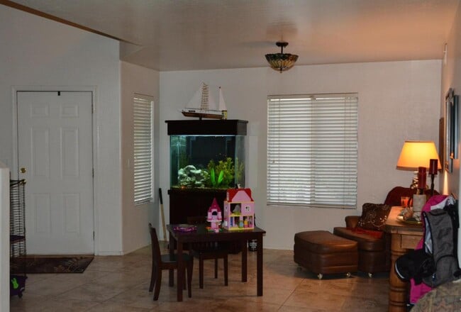 Photo - 519 W Douglas Ave