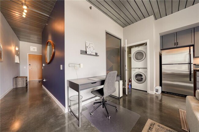 Photo - 620 Glen Iris Dr NE Unidad 506