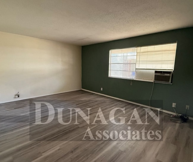 Photo - AVAILABLE NOW!! 2BEDROOM/1 FULL BATH !!