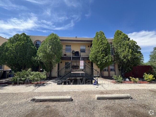 Building Photo - 12200 Candelaria Rd NE Rental