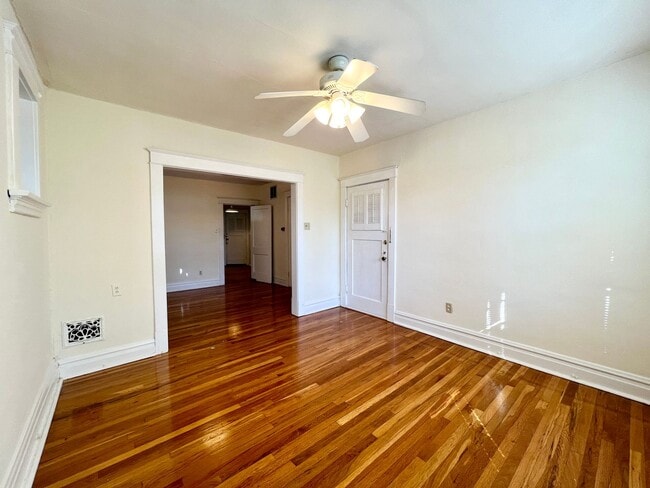 Photo - 911 St Rita Ave