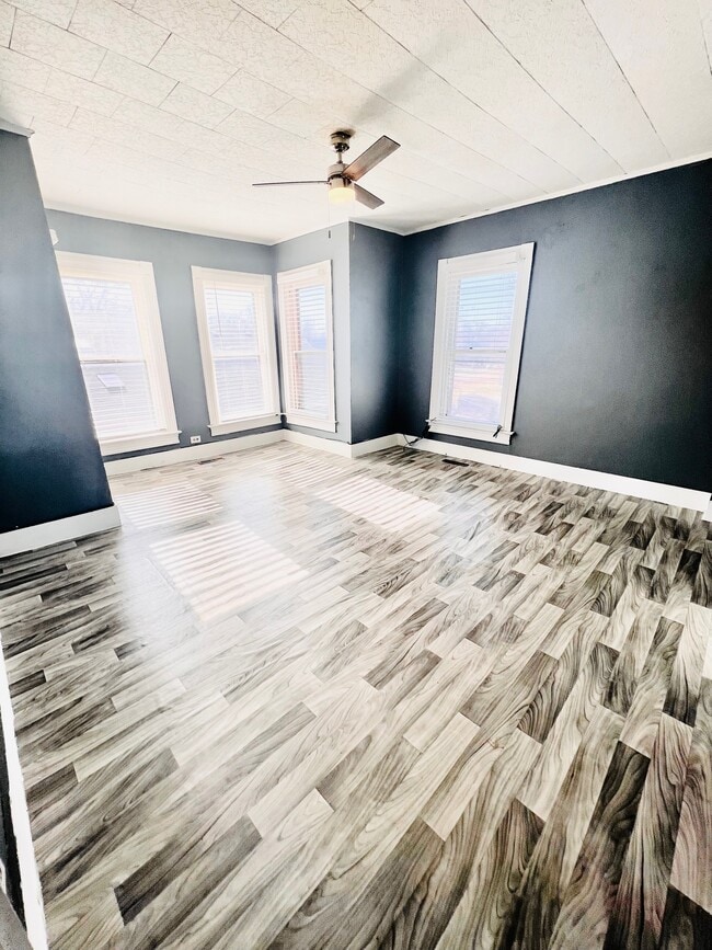 Photo - 1009 S Central Ave Unit 2