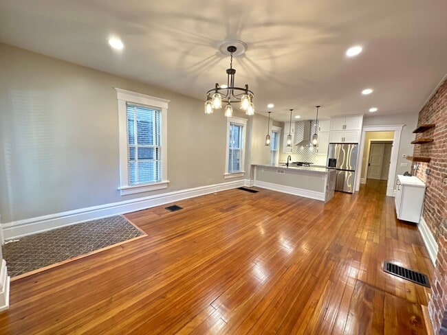 Photo - Dennison Ave 866-868 CR Unidad 868 - 868.5