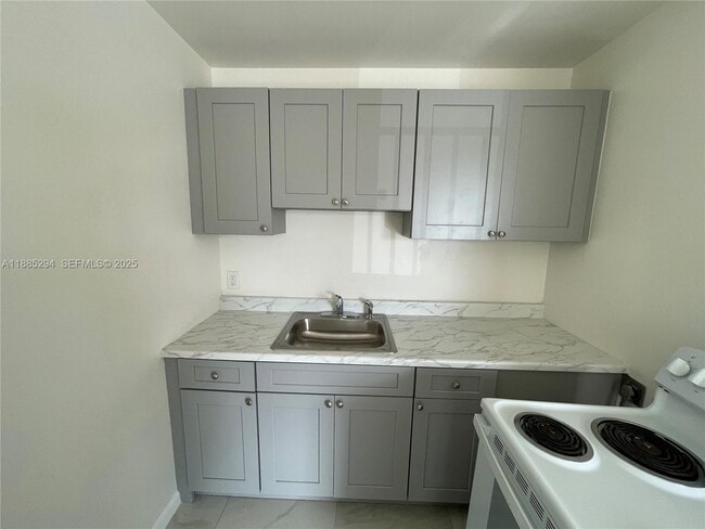 Photo - 801 N H St Unidad 13