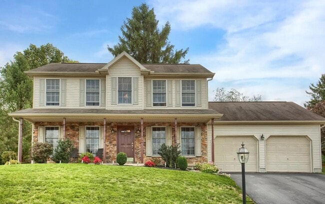 Building Photo - Gorgeous 3 Bedroom Single Family