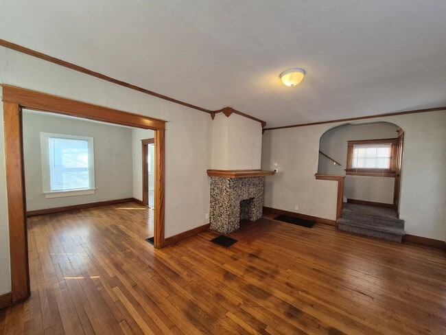 Photo - Gorgeous large 3-bedroom house