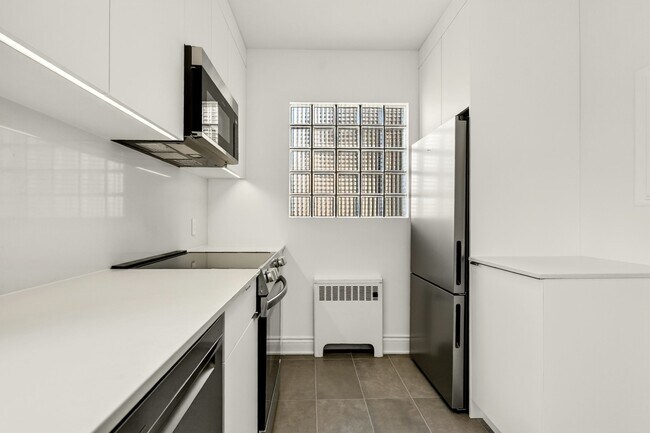 Photo - 4585 Av. Dupuis Unit 9