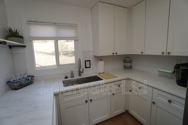 Photo - 930 Orchard St