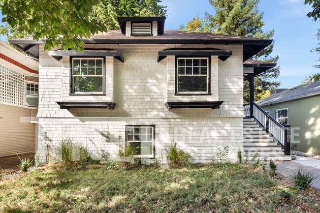 Building Photo - 2019 D St Rental