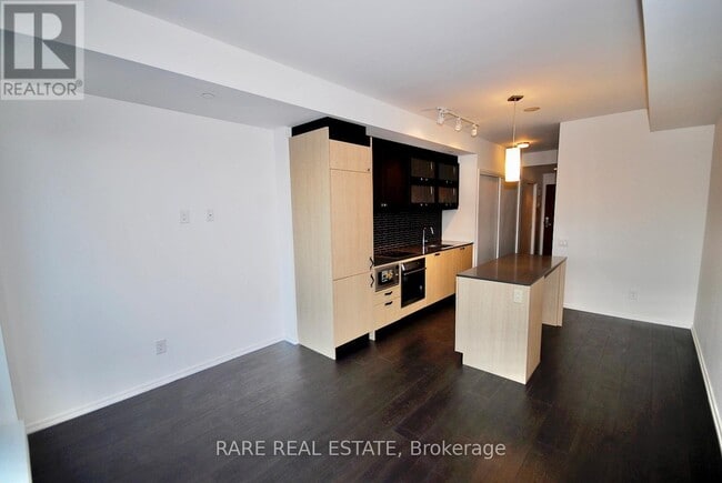 Photo - 783 Bathurst St Unit 403