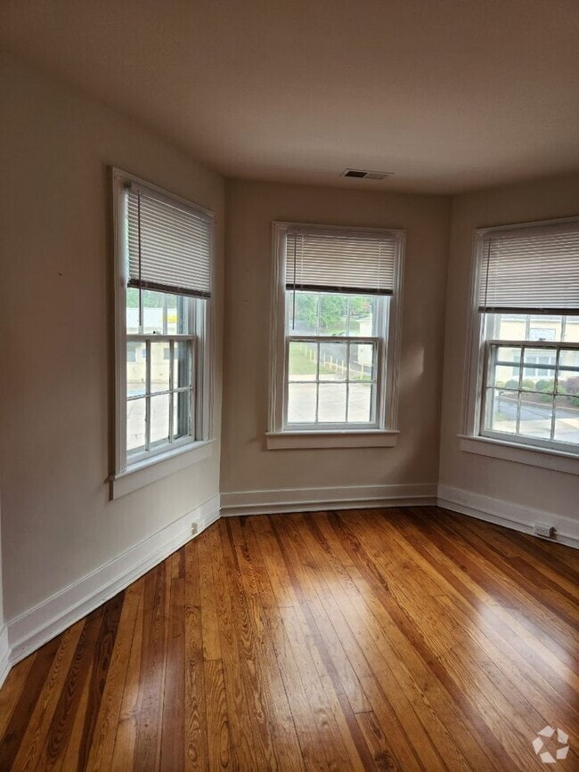 Building Photo - 931 N Augusta St Unit 3 Rental