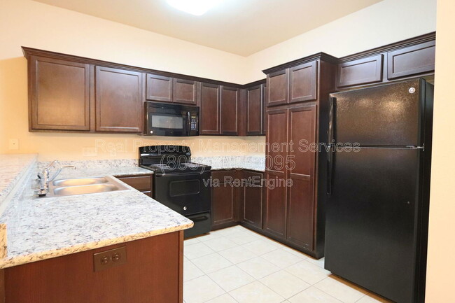 Photo - 3202 113th St