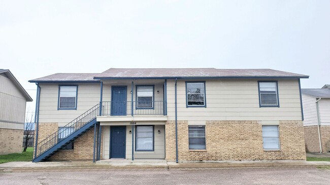Building Photo - 1004 Eastside Dr Rental