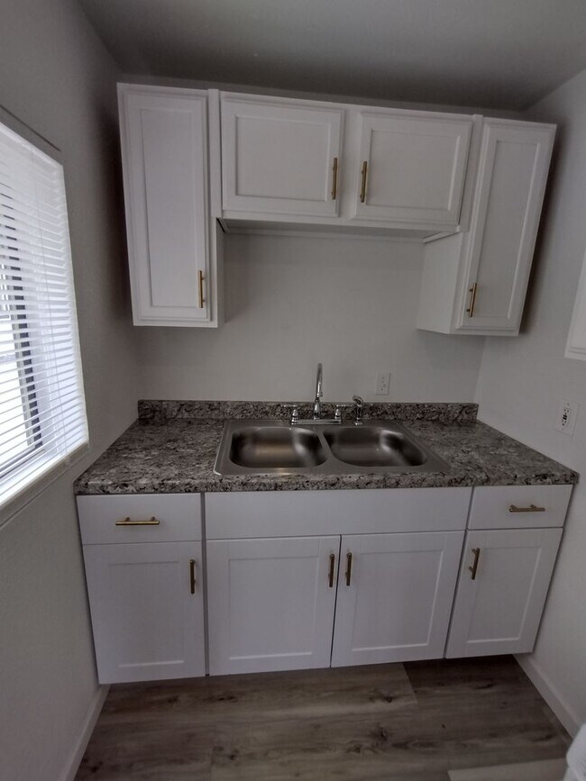 Photo - Sharp 1 Bed/1 Bath Updated Apt Unit 2