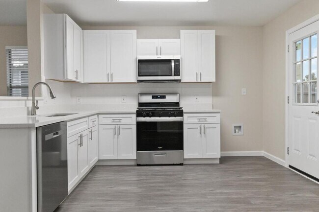 Photo - 14305 Cummins Way