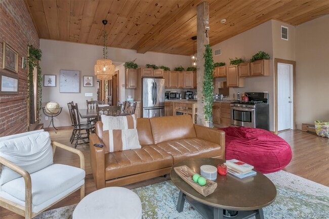 Photo - 31 Main St Unidad PH